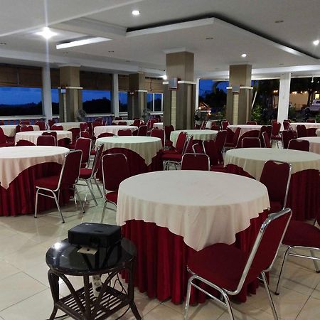 Bukit Kenari Hotel & Restaurant Parepare Exteriör bild