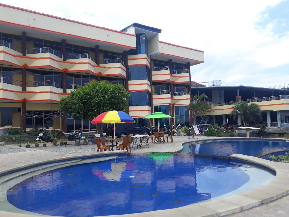 Bukit Kenari Hotel & Restaurant Parepare Exteriör bild